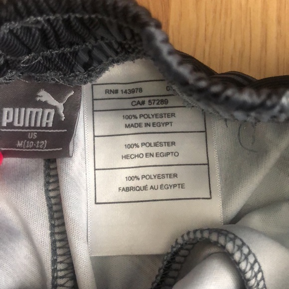 Boys medium puma shorts 10/12 - Picture 2 of 2